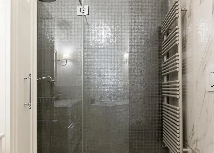 Strada Maggiore Apartment *