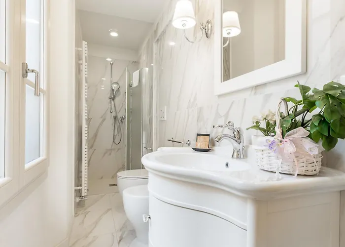 Strada Maggiore Apartment *